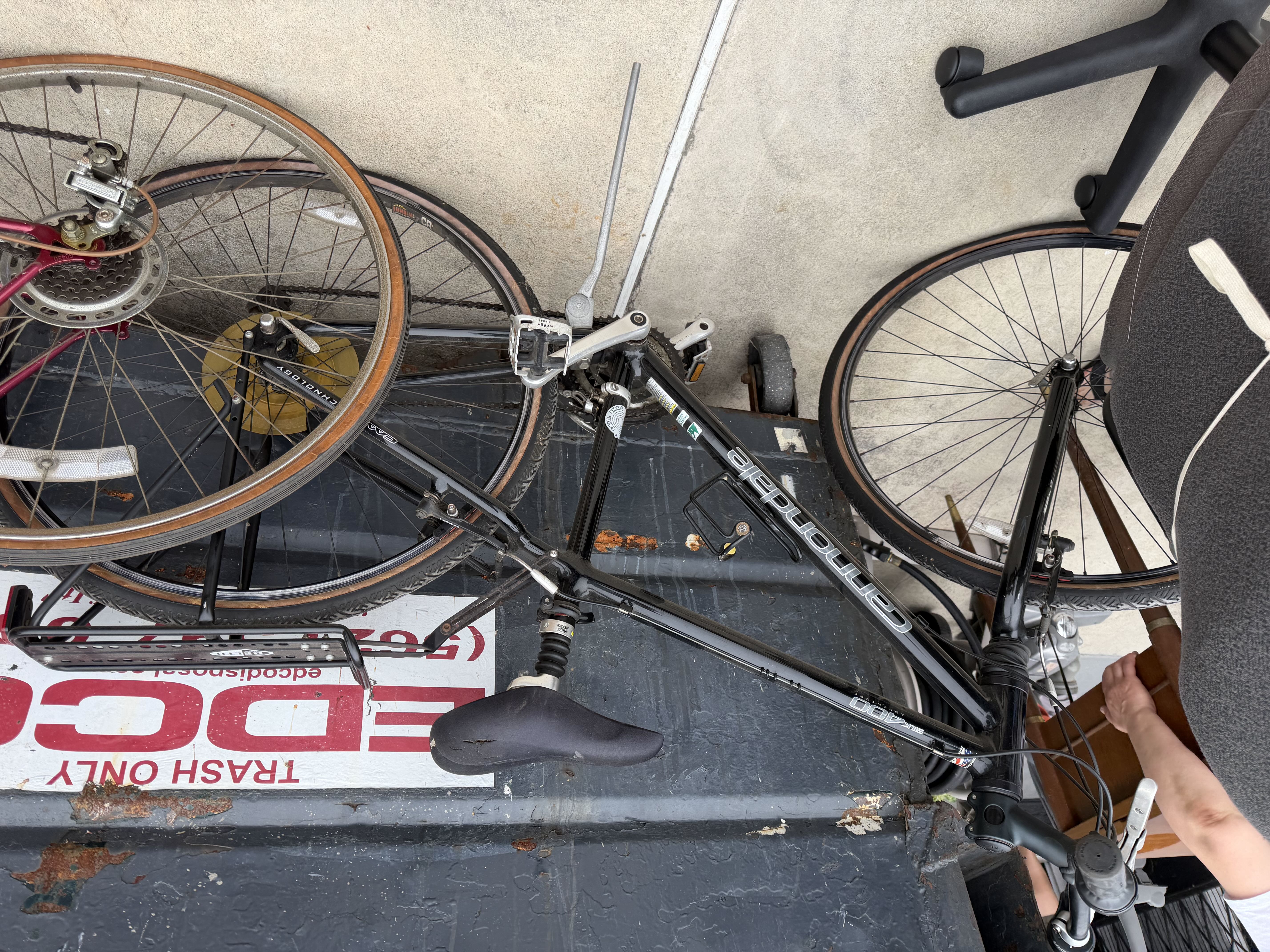 garage sale photo