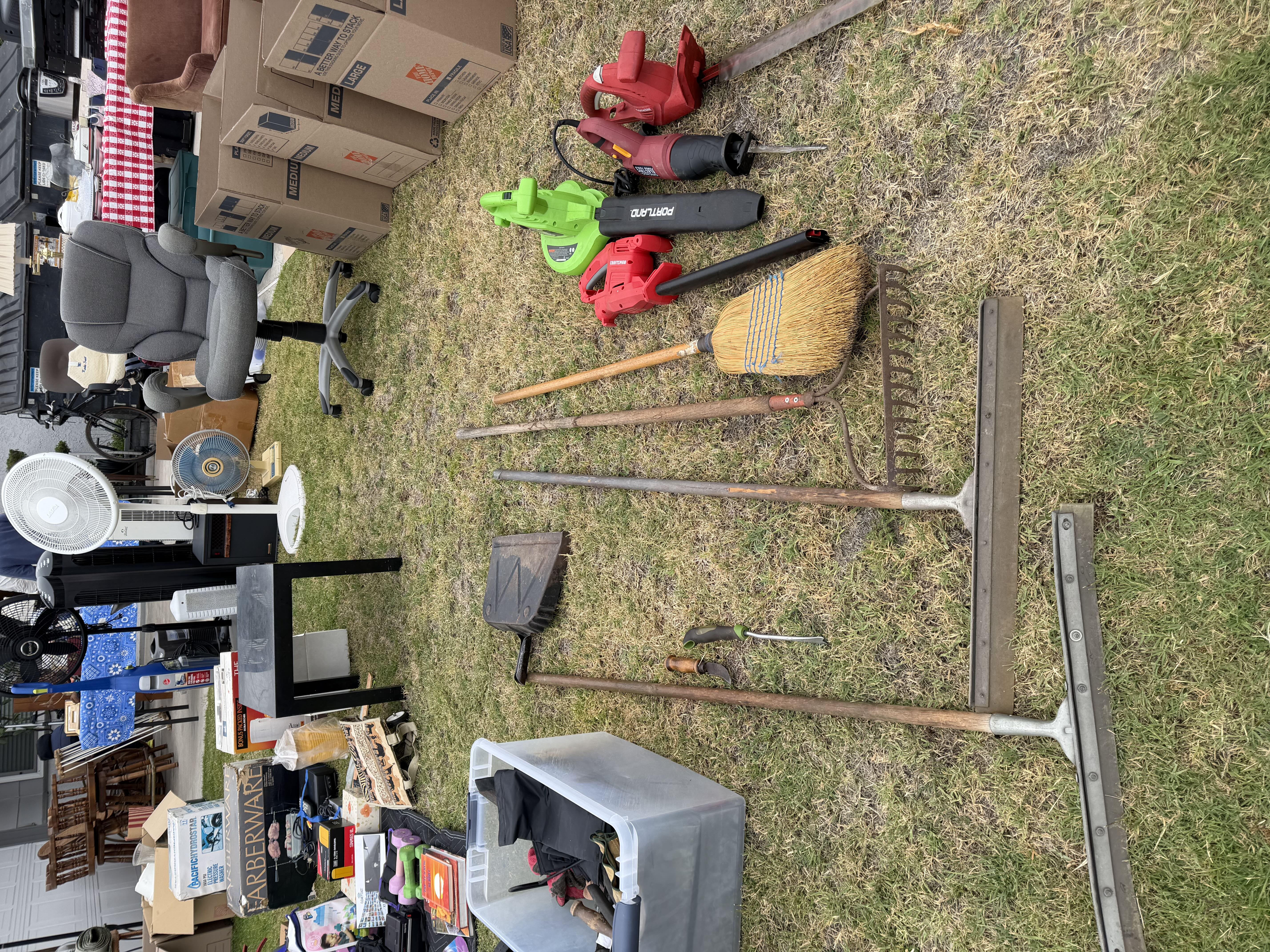 garage sale photo