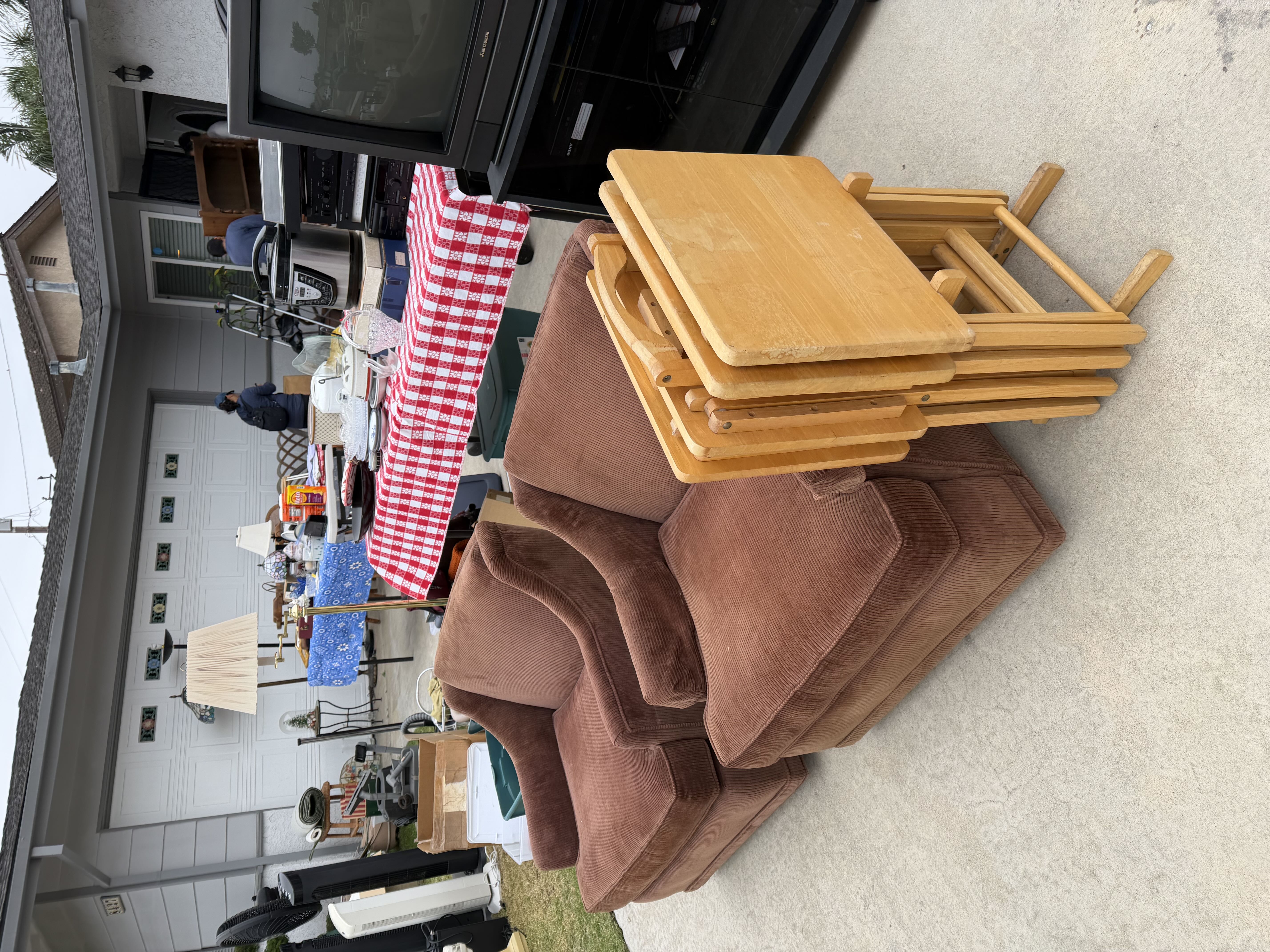 garage sale photo