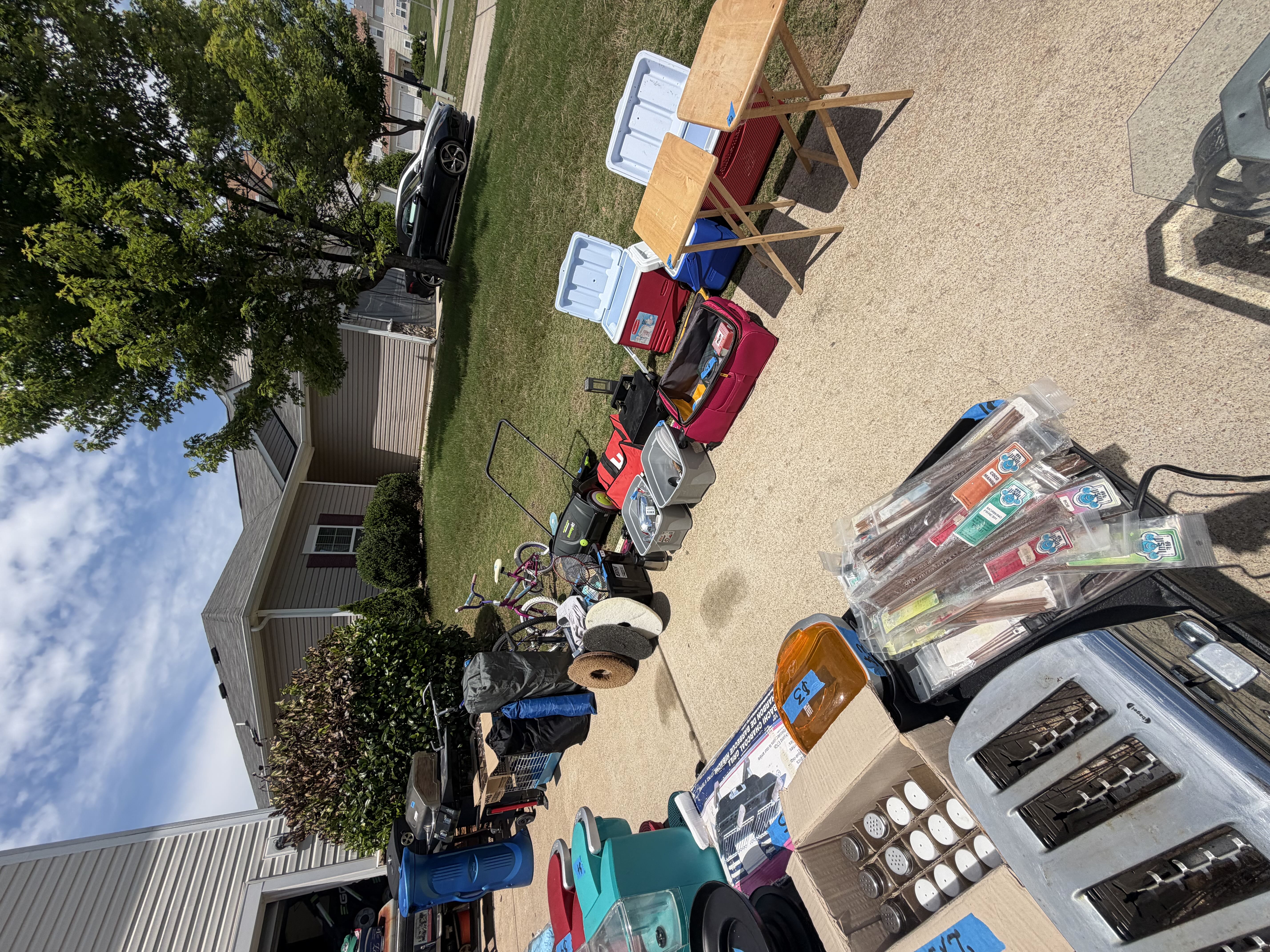 YARD SALE | TODAY SATURDAY 30th | 386 KERRIAN LN | CLOSE 6pm photo