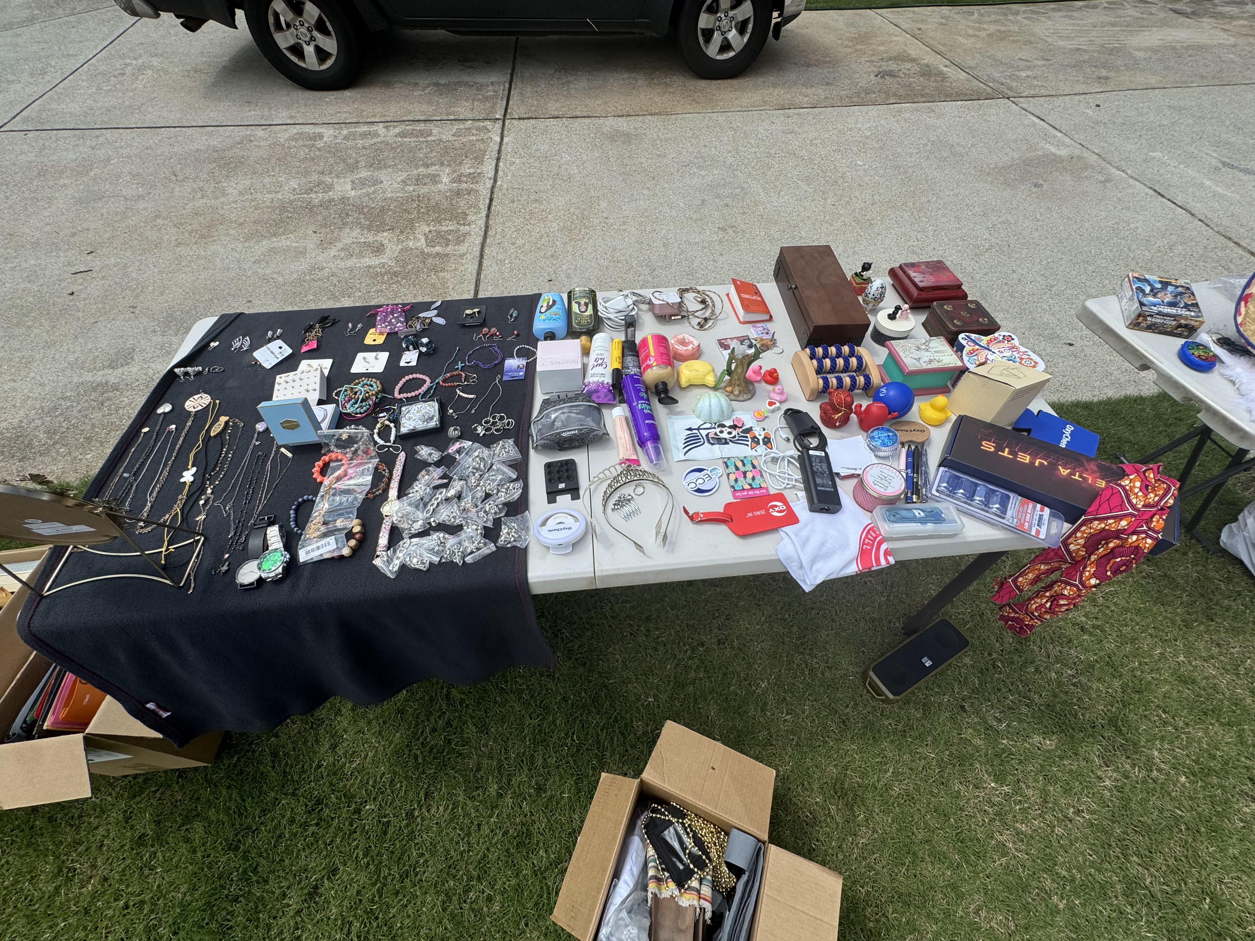 garage sale photo