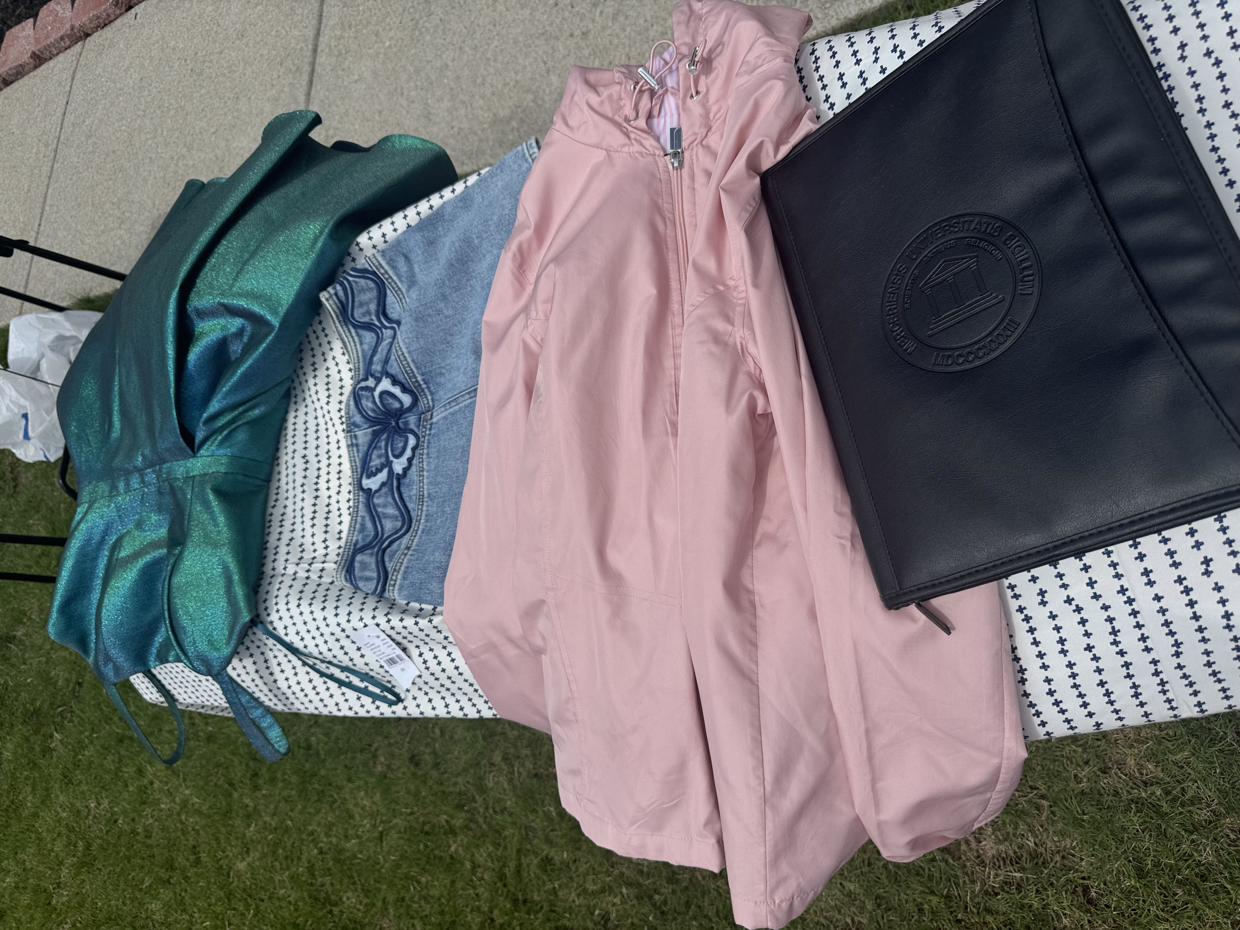 garage sale photo