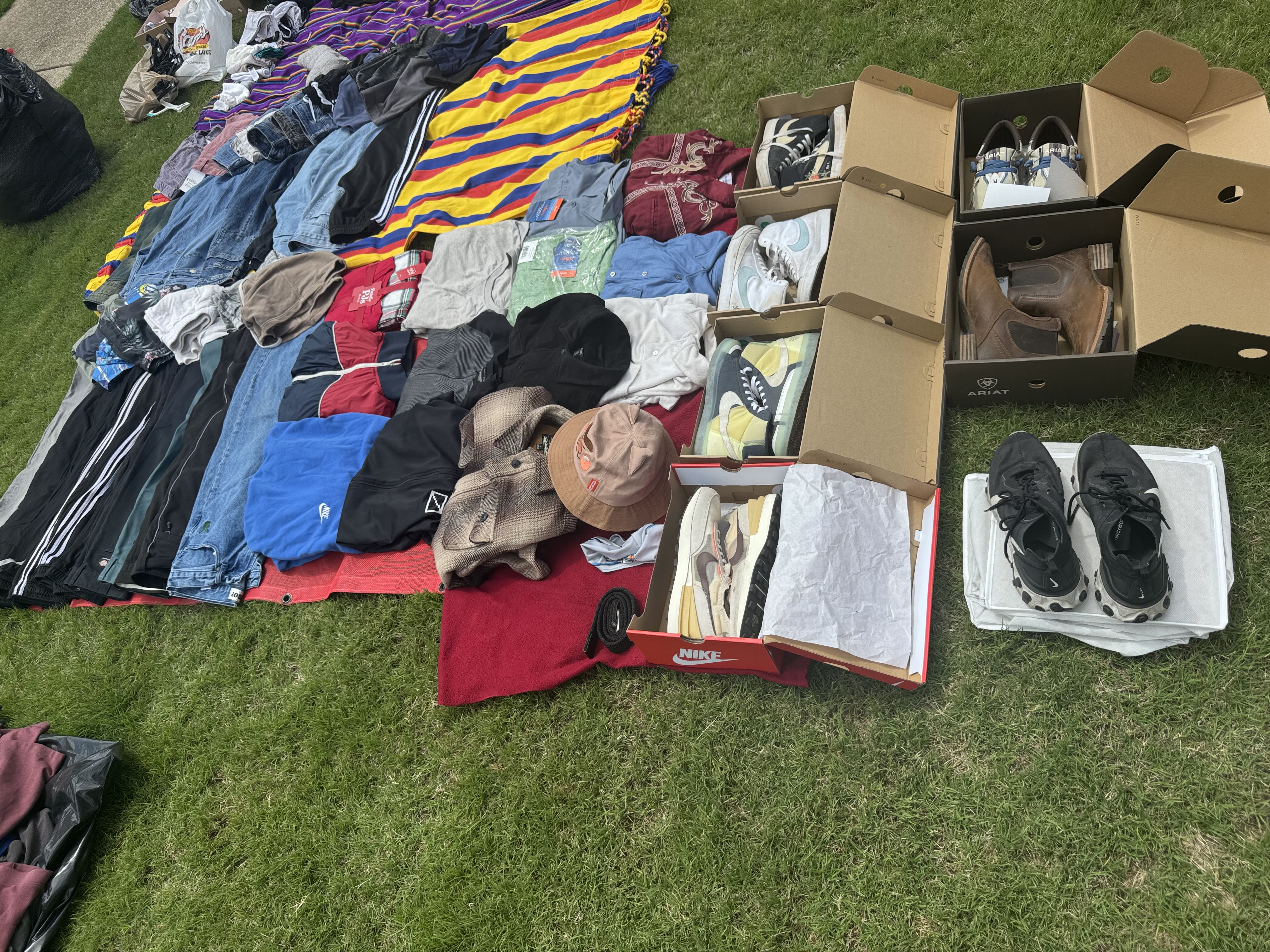 garage sale photo