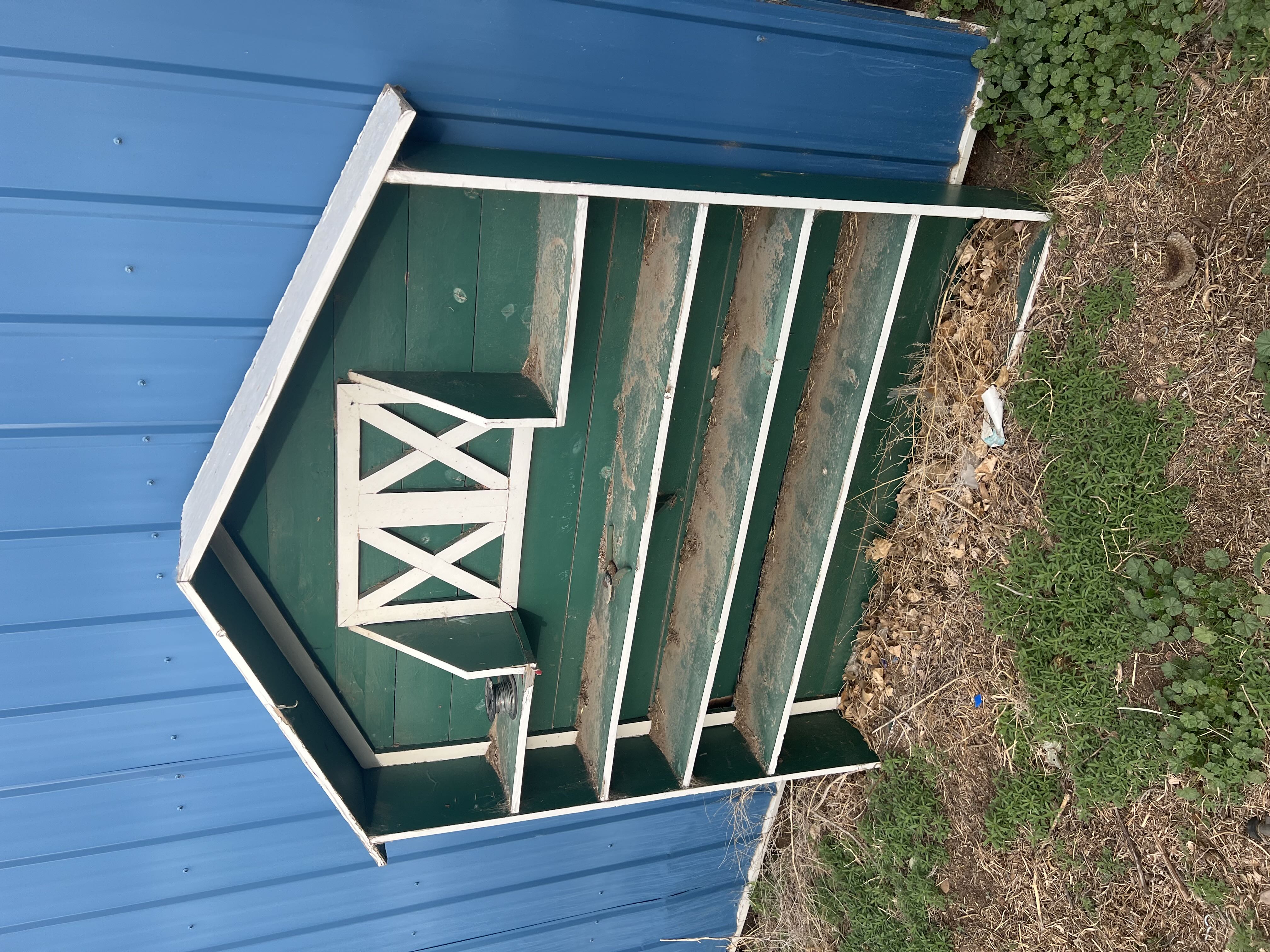 huge country moving sale photo