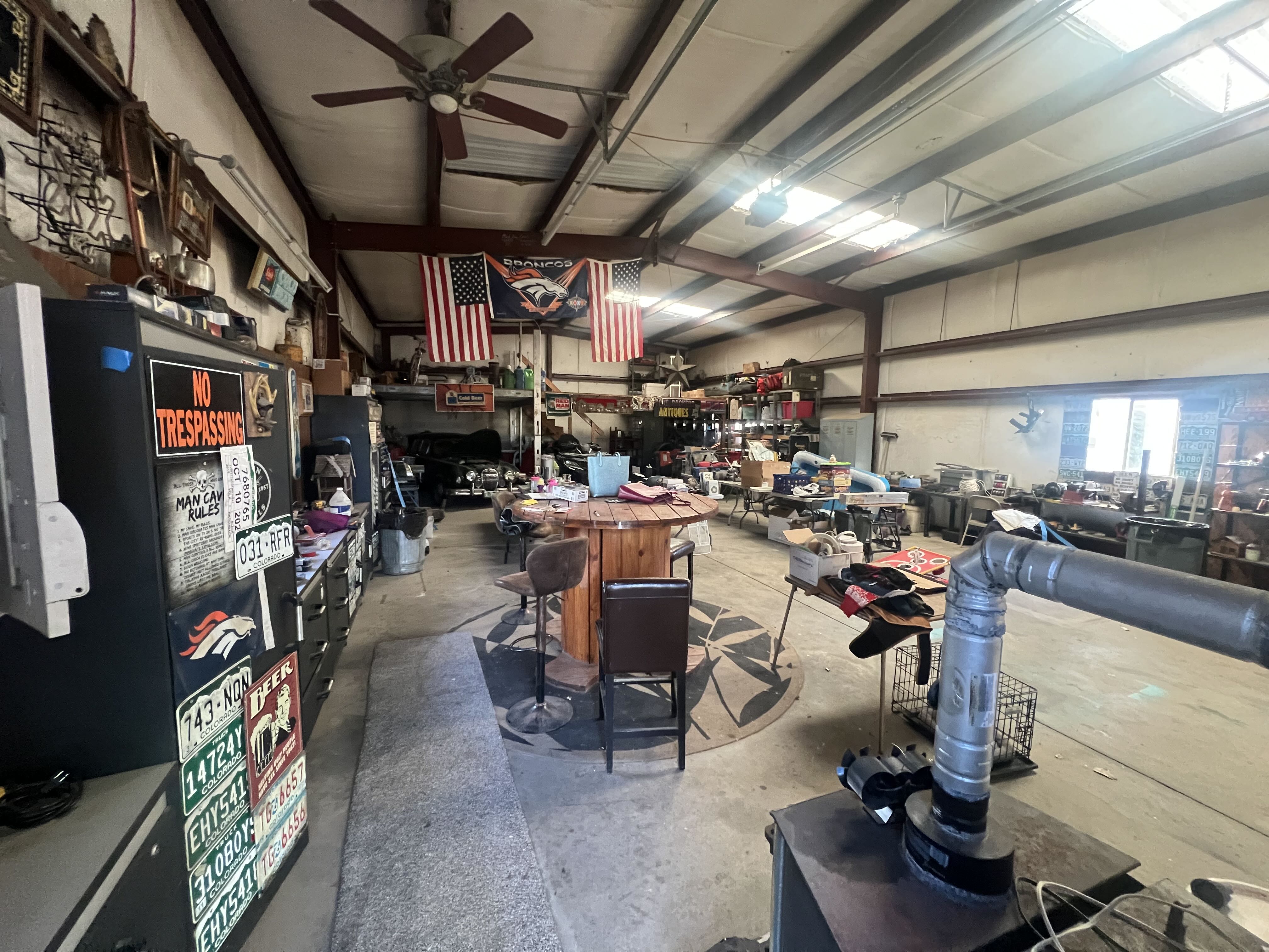 huge country moving sale photo