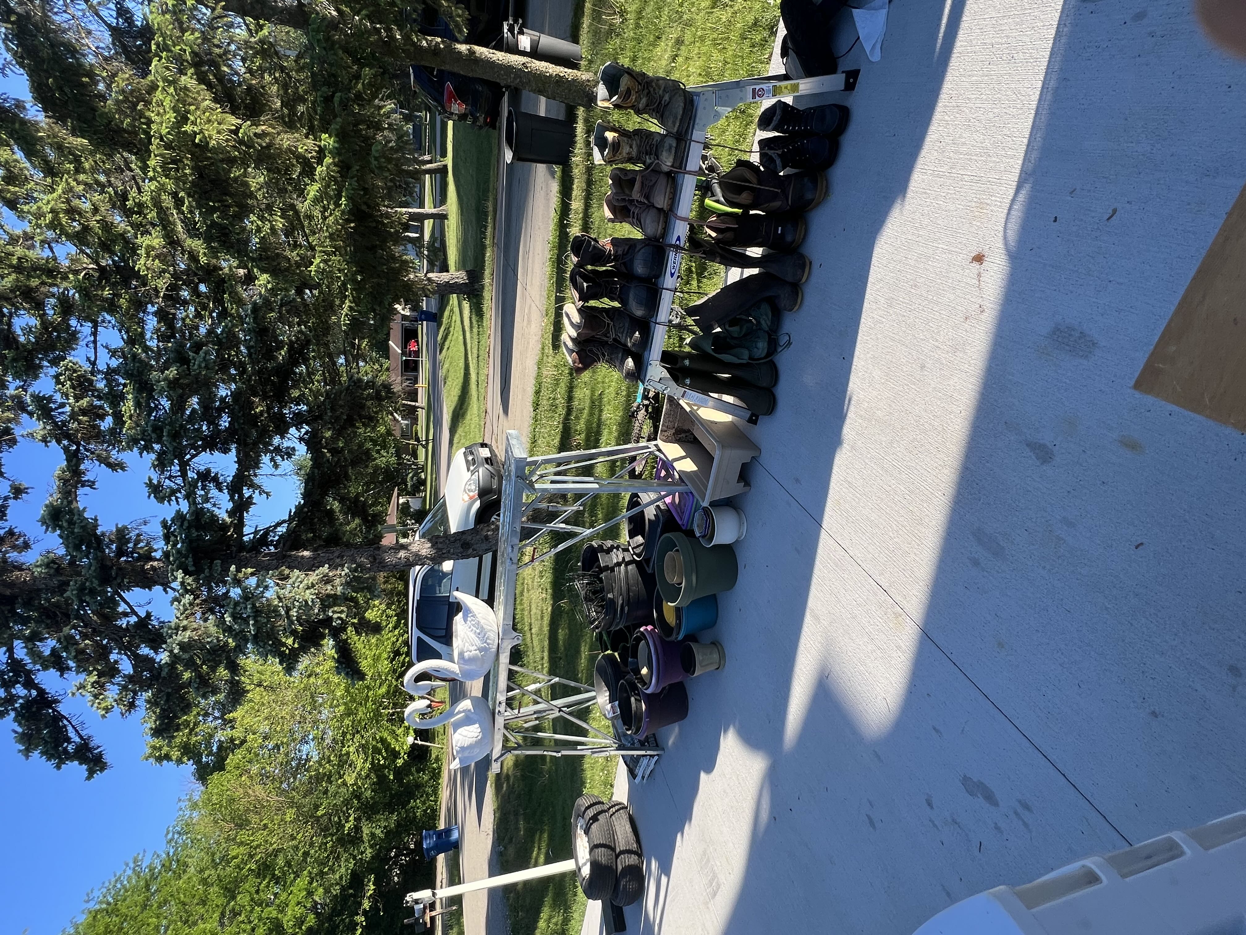 garage sale photo