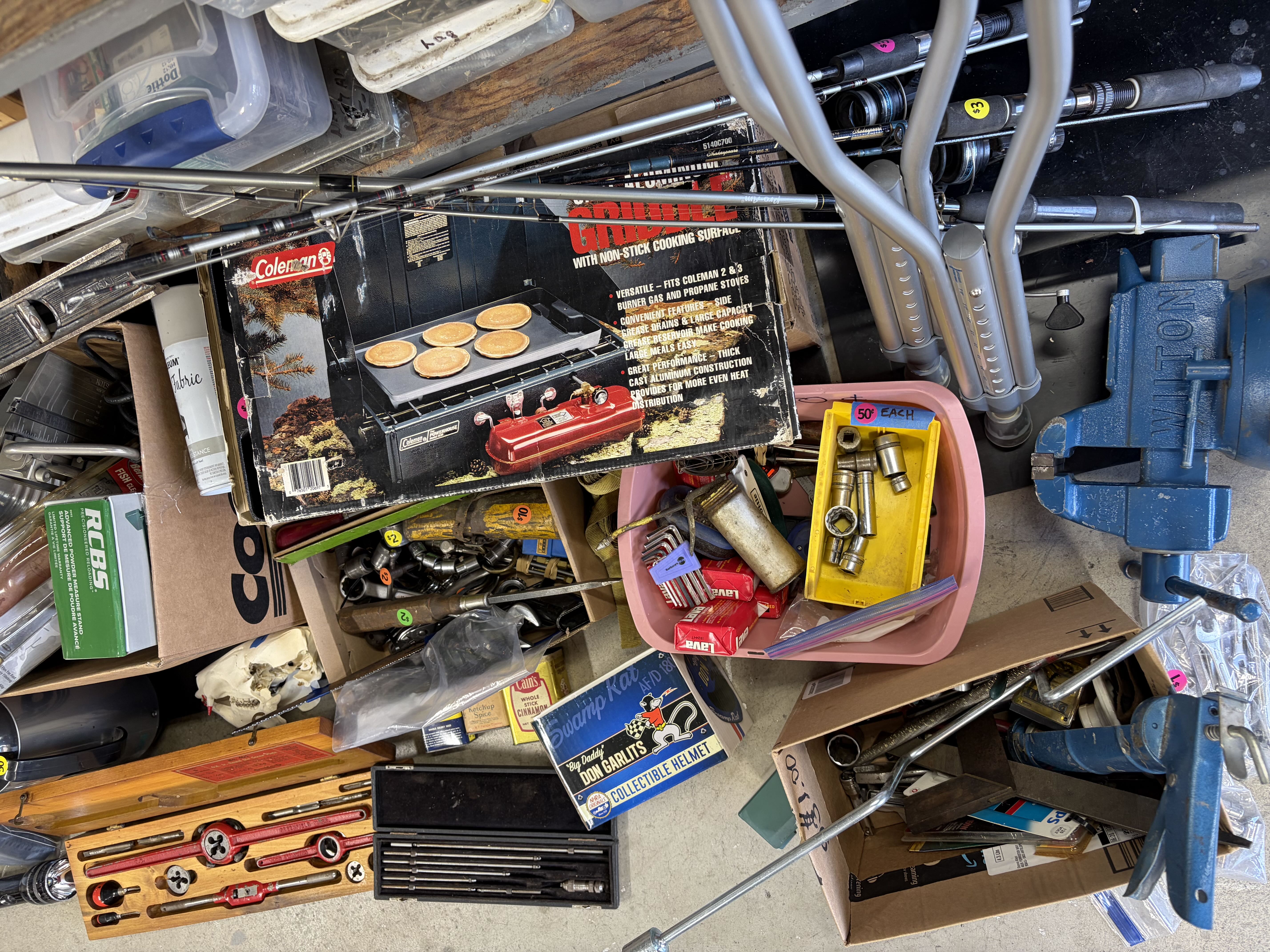 Big multifamily yard sale photo