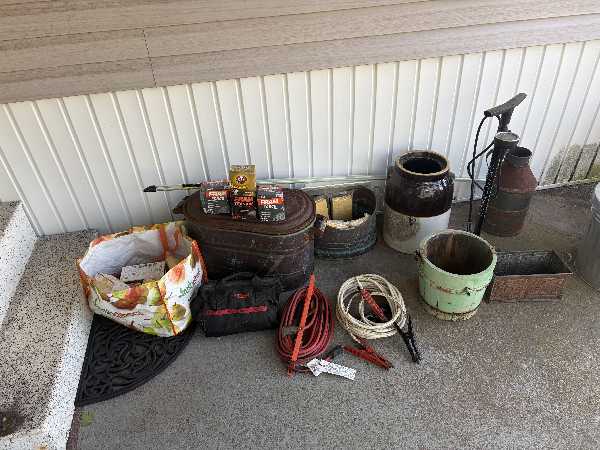 yard sale photo