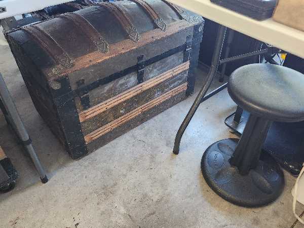 GARAGE SALE photo
