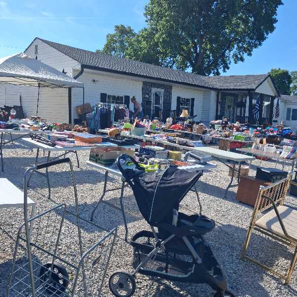 5 Family Yard Sale!! photo
