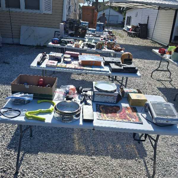 5 Family Yard Sale!! photo