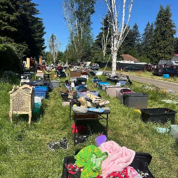 HUGE YARD SALE TREASURE HUNT – VINTAGE, FURNITURE, TOOLS & MORE photo