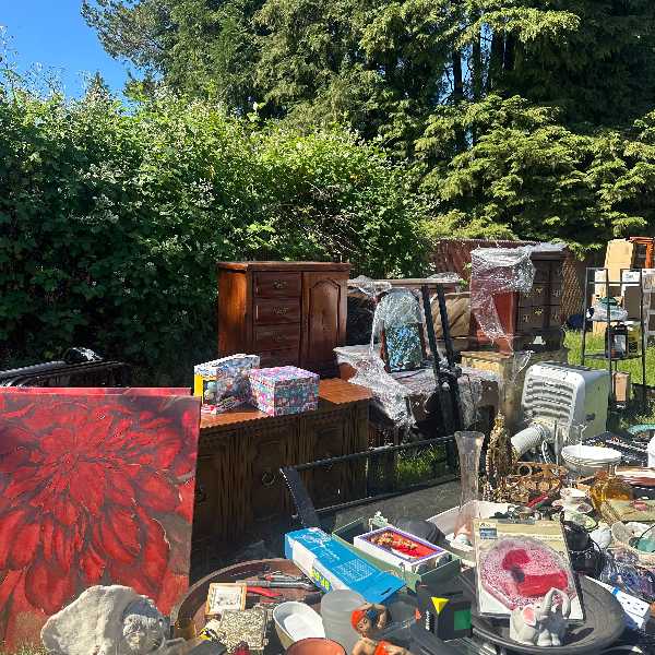 HUGE YARD SALE TREASURE HUNT – VINTAGE, FURNITURE, TOOLS & MORE photo