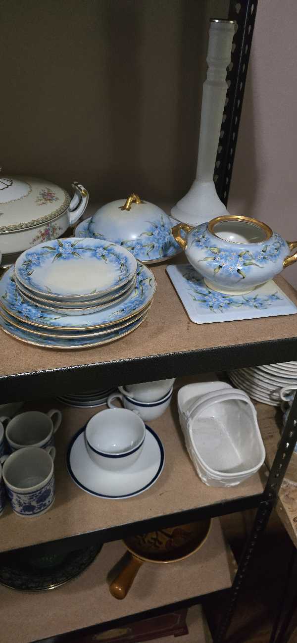 moving sale photo