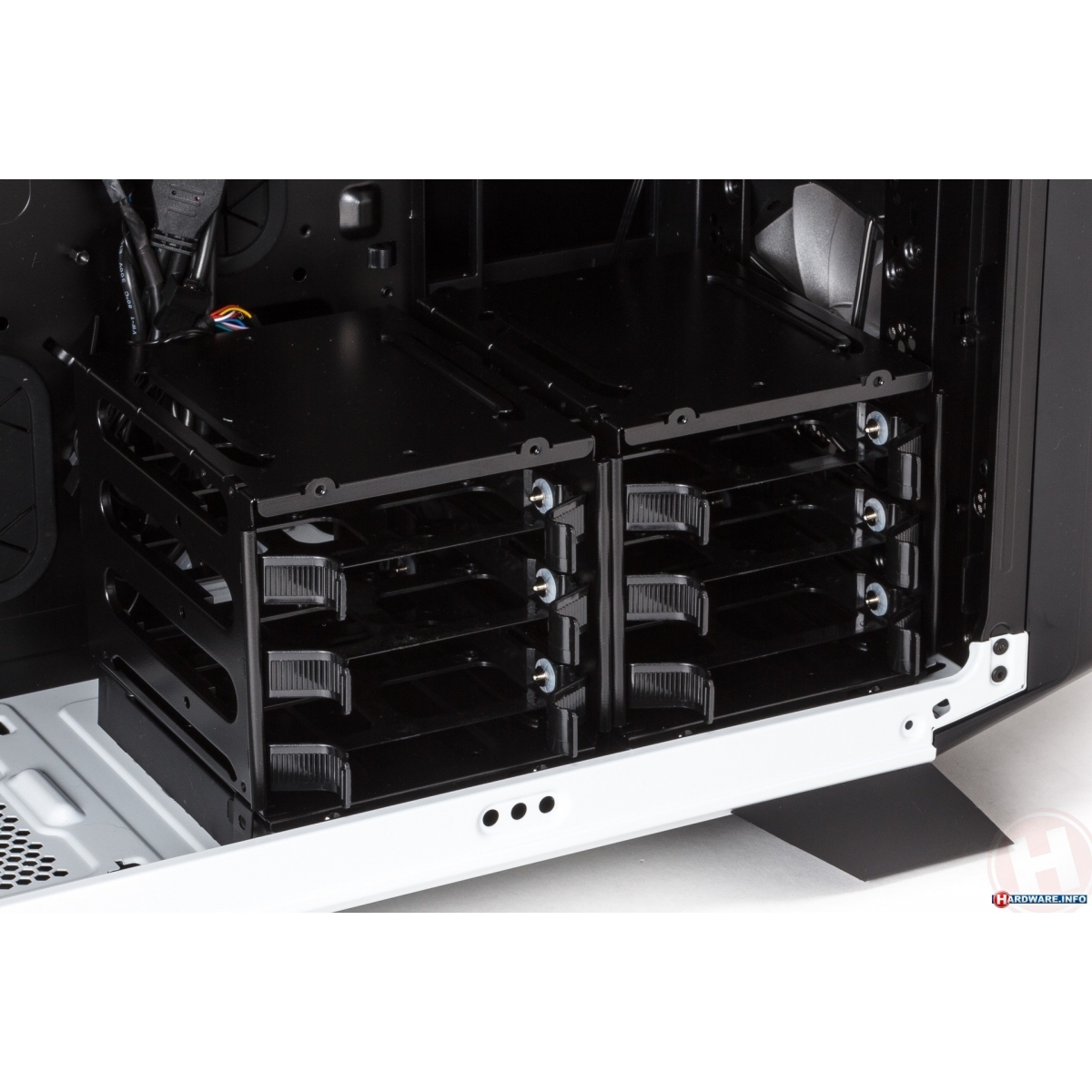 Gabinete Gamer Corsair Graphite 760T, Full Tower, Com 3 Fans, Lateral em Acrílico, Artic White, Sem Fonte, CC-9011074-WW