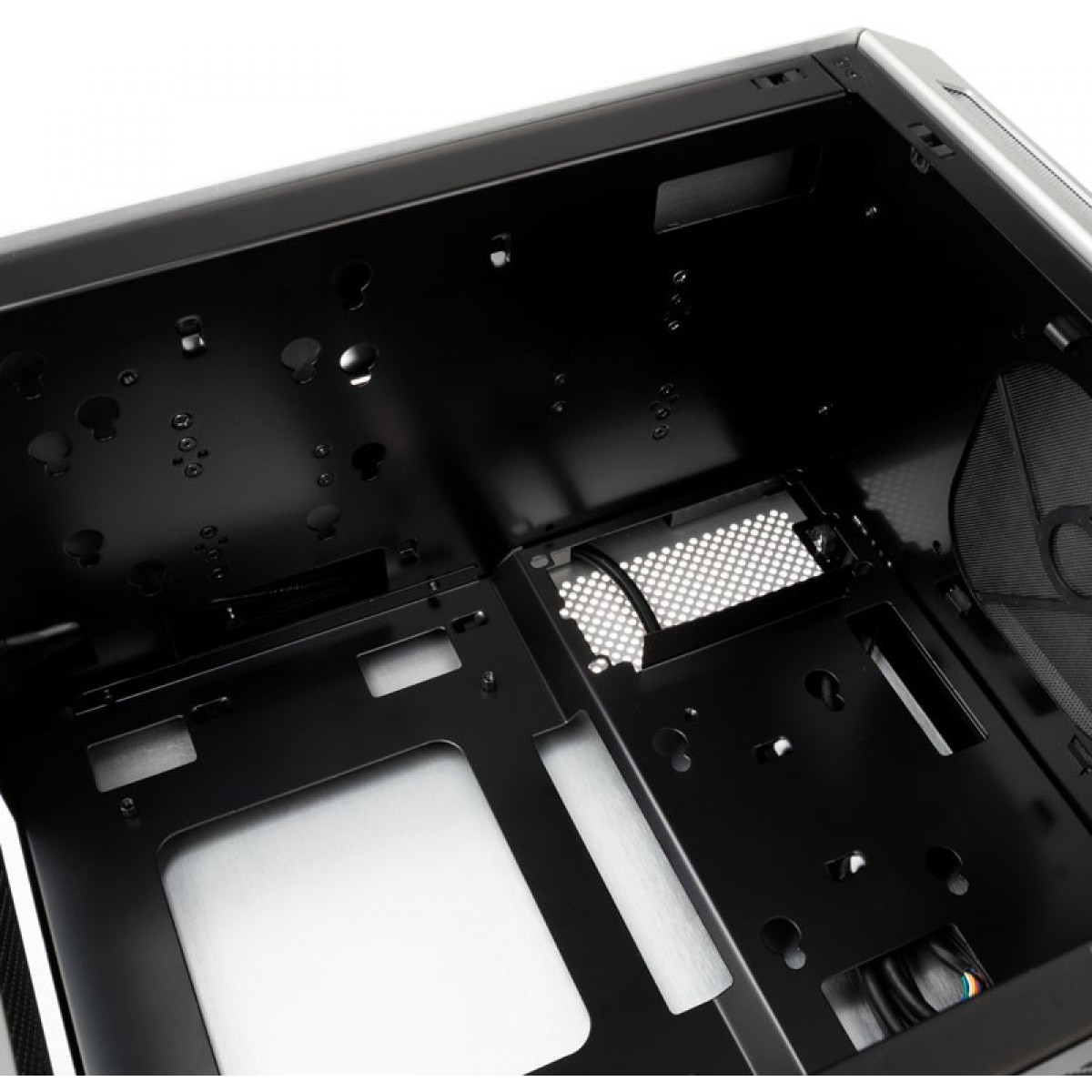 Gabinete Gamer Lian Li TU150WA, Mini Tower, Janela Lateral, Silver, Sem Fonte, Sem Fan