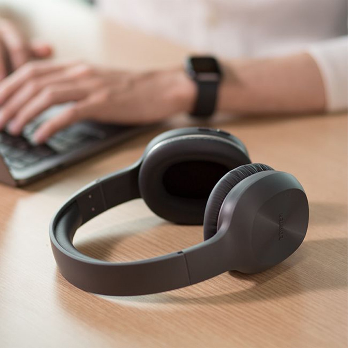 Headphone Edifier W600BT, Bluetooth, Drivers de 40mm, Cinza Escuro