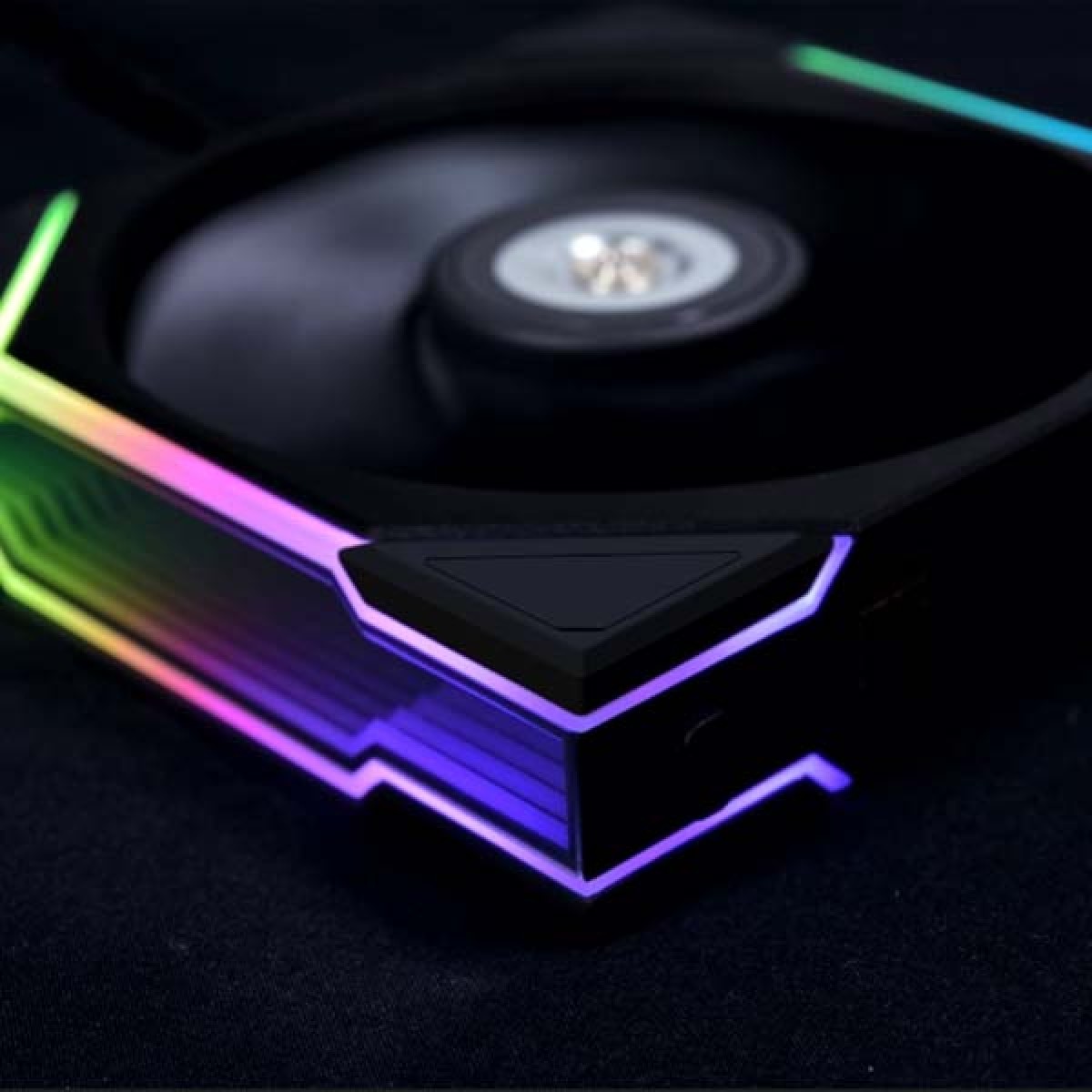 Kit Fan Com 3 Unidades, Lian Li Uni Fan TL 120, RGB, 120mm, Black, Com Controladora, 12TL3B