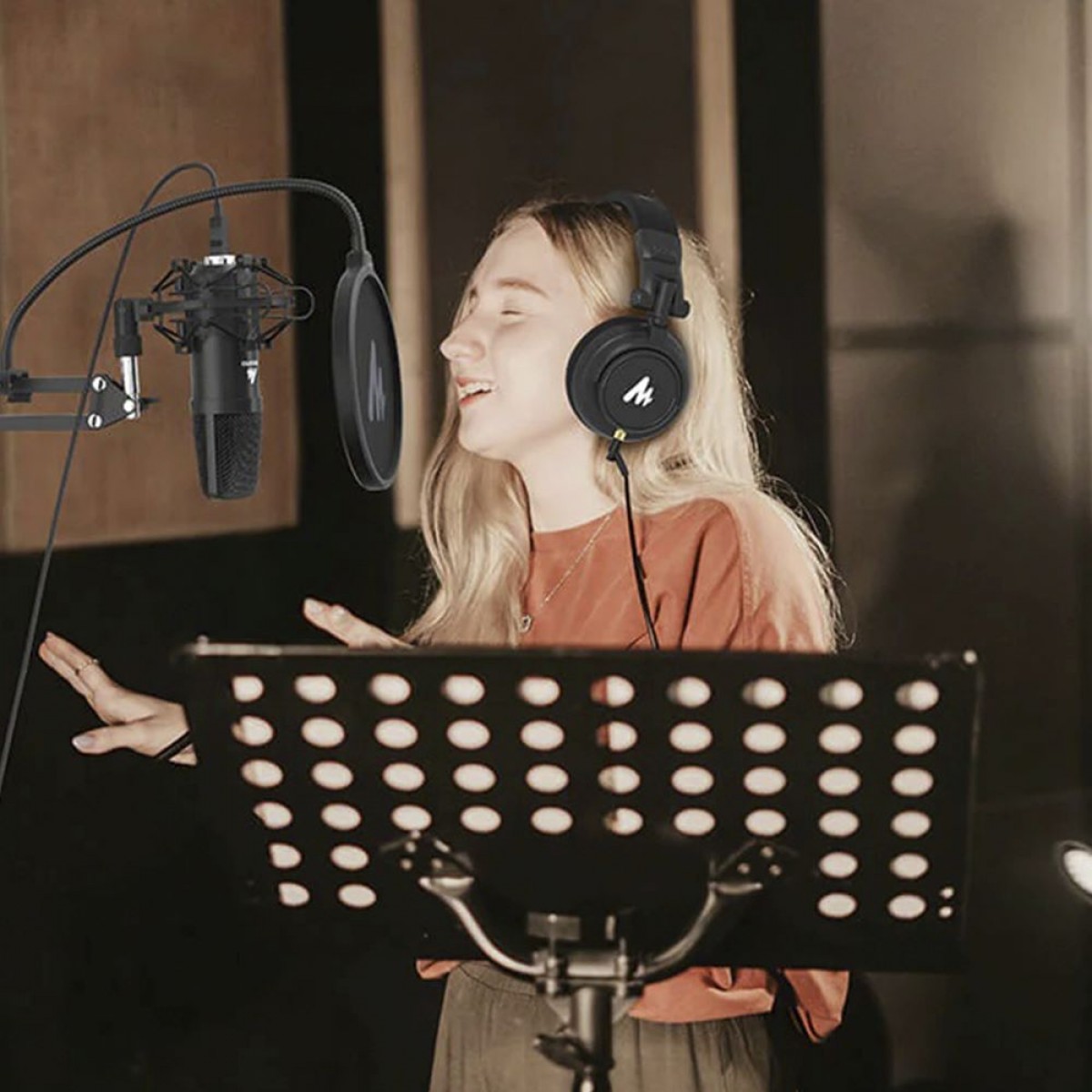 Kit Microfone Profissional Maono A04, USB, Braço Articulado, Preto, AU-A04