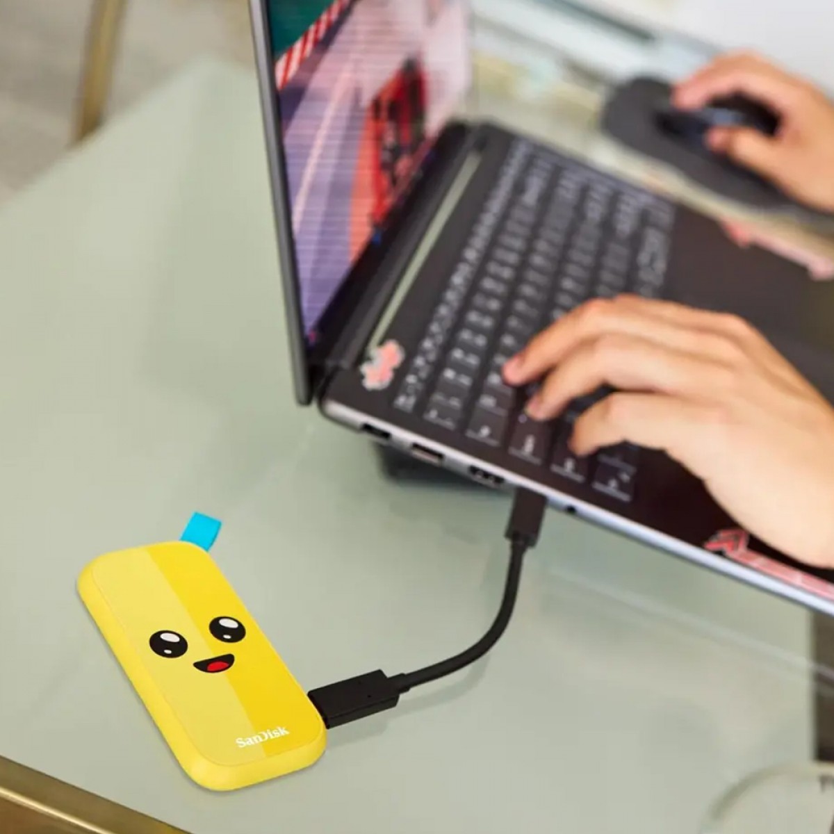 SSD Externo Portátil Sandisk Fortnite Peely Edition, 1TB, USB-C, Leitura 800MB/s, SDSSDE30-1T00-G25F