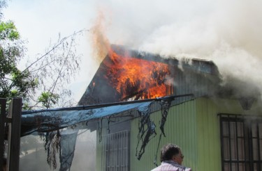 El incendio comenzó alrededor de las 14 horas de este martes.