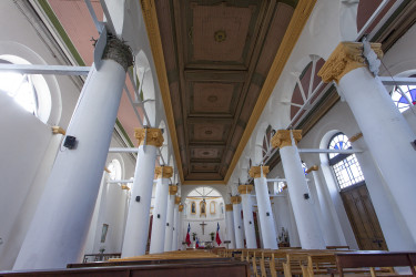 Interior de la Iglesia de San Francisco, ubicada en el Paseo Estado.