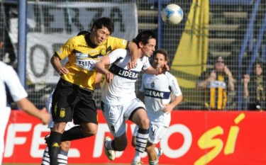 Moraighi (de amarillo) confirmó que O'Higgins hizo una oferta por su pase.