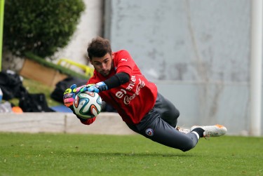 Garcés entrena fuertemente en las canchas de Juan Pinto Durán.