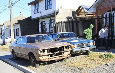 Autos abandonados generan intranquilidad en los vecinos.
