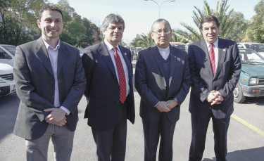 Arturo Álvarez, director Diario El Tipógrafo; Braulio Guzmán, gerente Pro O'Higgins; padre Bernabé Silva, representante del Obispado de Rancagua y Juan Carlos Oliver, presidente Pro O'Higgins.