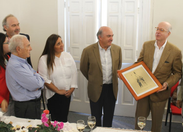 El embajador compartió con las autoridades regionales.