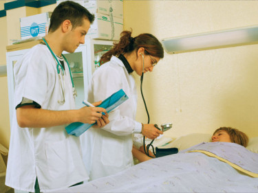 Los chequeos médicos son cruciales para evitar complicaciones mayores.