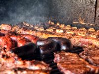 El cálculo se realizó considerando el consumo de una familia de cuatro personas, con un promedio de 300 gramos de carne por integrante.