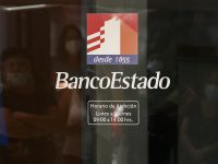 A través de un comunicado difundido en sus canales oficiales, la institución señaló que el problema fue detectado durante la jornada y que se está abordando con máxima prioridad para restablecer el funcionamiento normal a la brevedad.