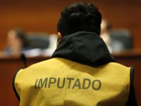 Se decretó además un plazo de investigación de 100 días, durante los cuales el imputado permanecerá privado de libertad.
