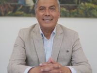 Está acusado de entregar licencias de conducir irregulares mientras fue jefe de tránsito de la misma comuna. 