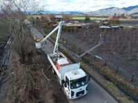 La Compañía reforzará sus centros de operación, atención a clientes y desplegará más de 170 brigadas en terreno para atender posibles interrupciones que afecten el suministro eléctrico. Asimismo, también dispondrá de atención especializada para los pacientes electrodependientes en el número exclusivo 800 203 180.