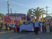 La liturgia tuvo lugar en la Parroquia Nuestra Señora de la Asunción, donde se congregaron decenas de fieles, entre ellos autoridades locales encabezadas por el alcalde Sebastián Rodríguez.