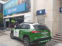 En el momento del asalto, según relata un ejecutivo, había varios clientes al interior del local, incluidos niños y adultos mayores.