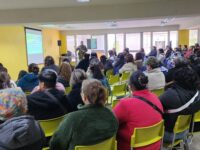 La actividad estuvo dirigida a padres y apoderados del Liceo Industrial Esteban Leyton Soto, en el marco de la labor preventiva que impulsa la policía uniformada.