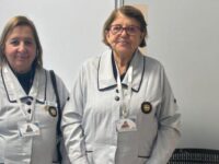 Las voluntarias estarán presentes todos los lunes de 15:00 a 18:00 horas, ubicadas frente al Servicio de Maternidad, un punto de alta sensibilidad y encuentro dentro del hospital.