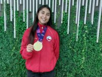 La ciclista integrante del equipo nacional de persecución femenina, fue medalla de oro en los Juegos Panamericanos Junior en Asunción y contó su experiencia en el programa de El Tipógrafo “Código Deportivo”.