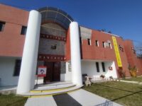 La actividad se realizará el sábado 30 de agosto, desde las 12:00 a 18:30 horas, e incluirá presentaciones artísticas de los estudiantes, concursos de cueca, gastronomía chilena y la participación de conjuntos folclóricos invitados.