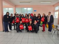 En el marco del mes del corazón, usuarias del programa Jefas de Hogar participaron en una jornada de autocuidado y educación en salud cardiovascular.
