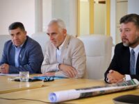 En reunión con la subsecretaria Heidi Berner los jefes comunales expusieron los impactos de relaves y la posibilidad de aumentar recursos -desde 400 hasta más de 800 millones- para financiar ambulancias, becas, transporte estudiantil e infraestructura local.