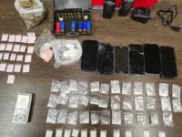 El operativo permitió incautar diferentes sustancias, entre ellas marihuana, pasta base, cocaína y ketamina.