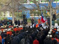 La comunidad educativa fue parte de un acto simbólico, marcado por el silencio y el respeto.