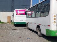 La disputa entre conductores y directiva expone carencias de higiene y deudas pendientes, mientras avanza la fiscalización laboral y sanitaria.
