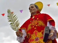 Como signo de respeto y solidaridad cristiana, el Obispo de Rancagua, monseñor Guillermo Vera, junto a la Seremi de Minería (S) Ilse Villegas, decidieron no realizar el acto el 8 de agosto y llamaron a la oración.