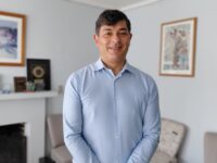 El candidato visitó las dependencias de El Tipógrafo donde entregó su visión sobre los principales problemas que afectan a la capital regional.